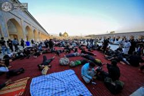 گزارش تصویری بیتوته زائران اربعین در صحن حضرت زهرا (س)