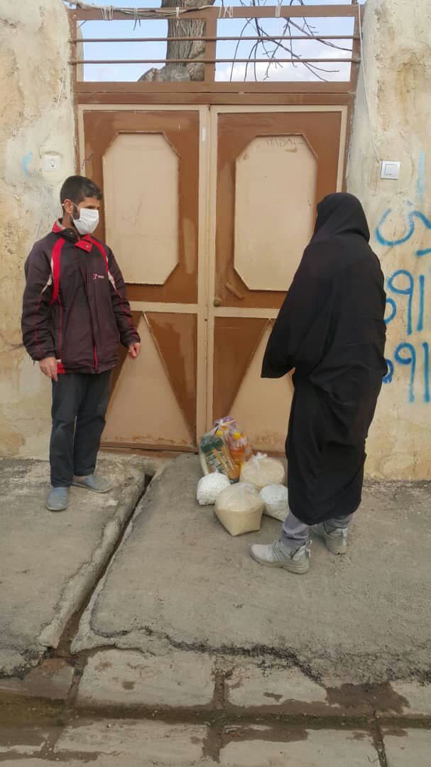 توزیع 30 بسته مواد غذایی به ارزش 6 میلیون تومان بین نیازمندان شهرستان خدابنده توزیع 30 بسته مواد غذایی به ارزش 6 میلیون تومان بین نیازمندان شهرستان خدابنده